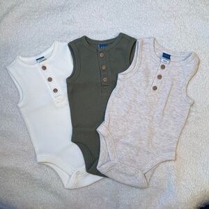 Old Navy - Three - Waffle Button Tank Tops for Babies - Size 0-3 months